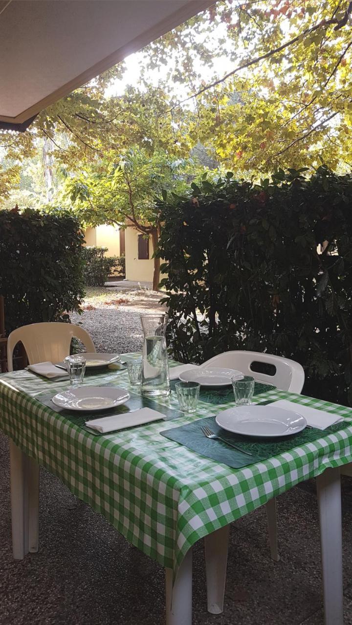 Hotel Camping Luna Marina di Massa Exterior foto