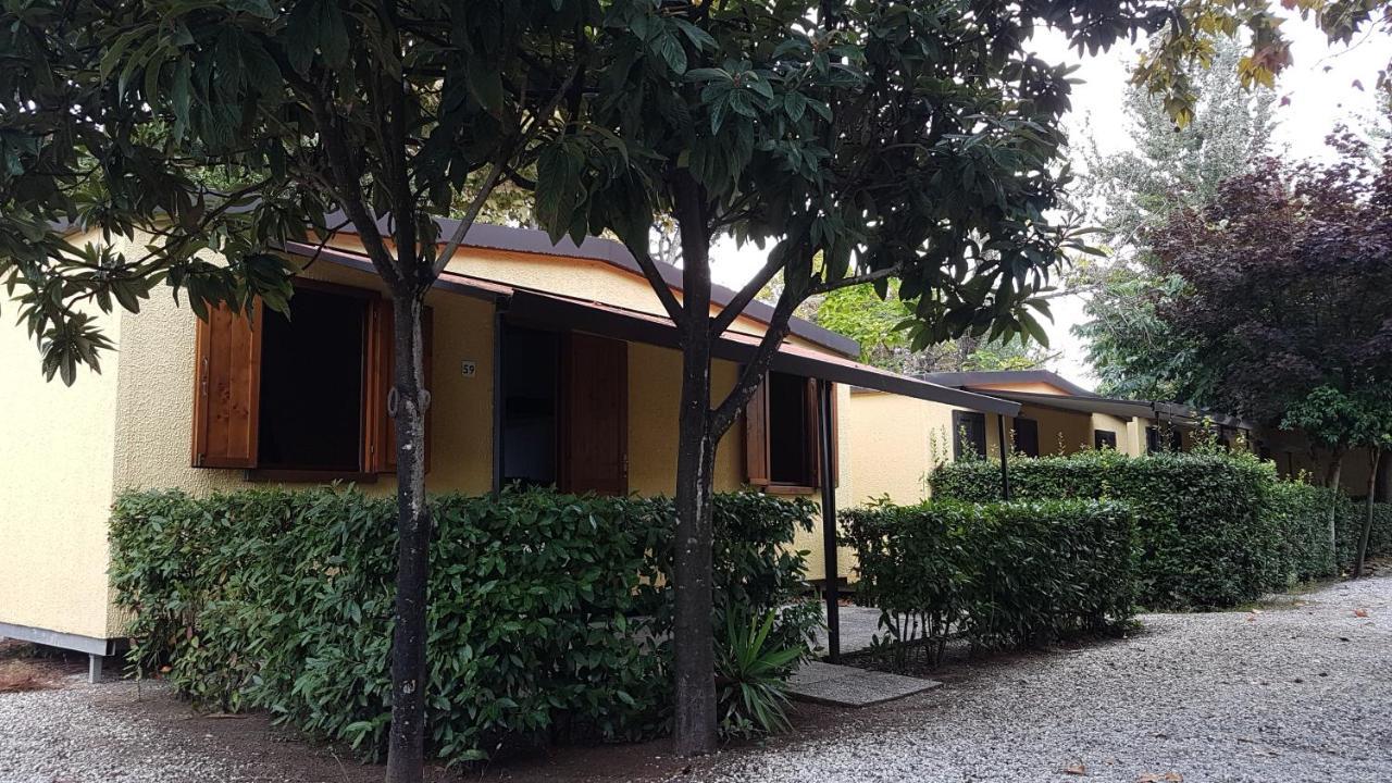 Hotel Camping Luna Marina di Massa Exterior foto